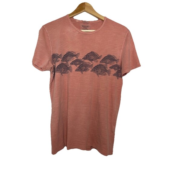 Abercrombie & Fitch Men's TShirt Small Dusty Rose Pinkish Fish Graphic - Picture 1 of 6